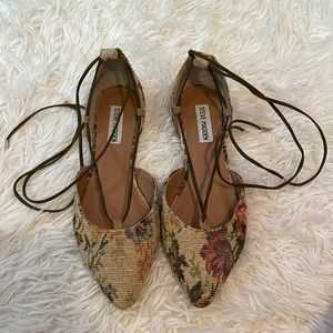 Steve Madden Walkie floral flats